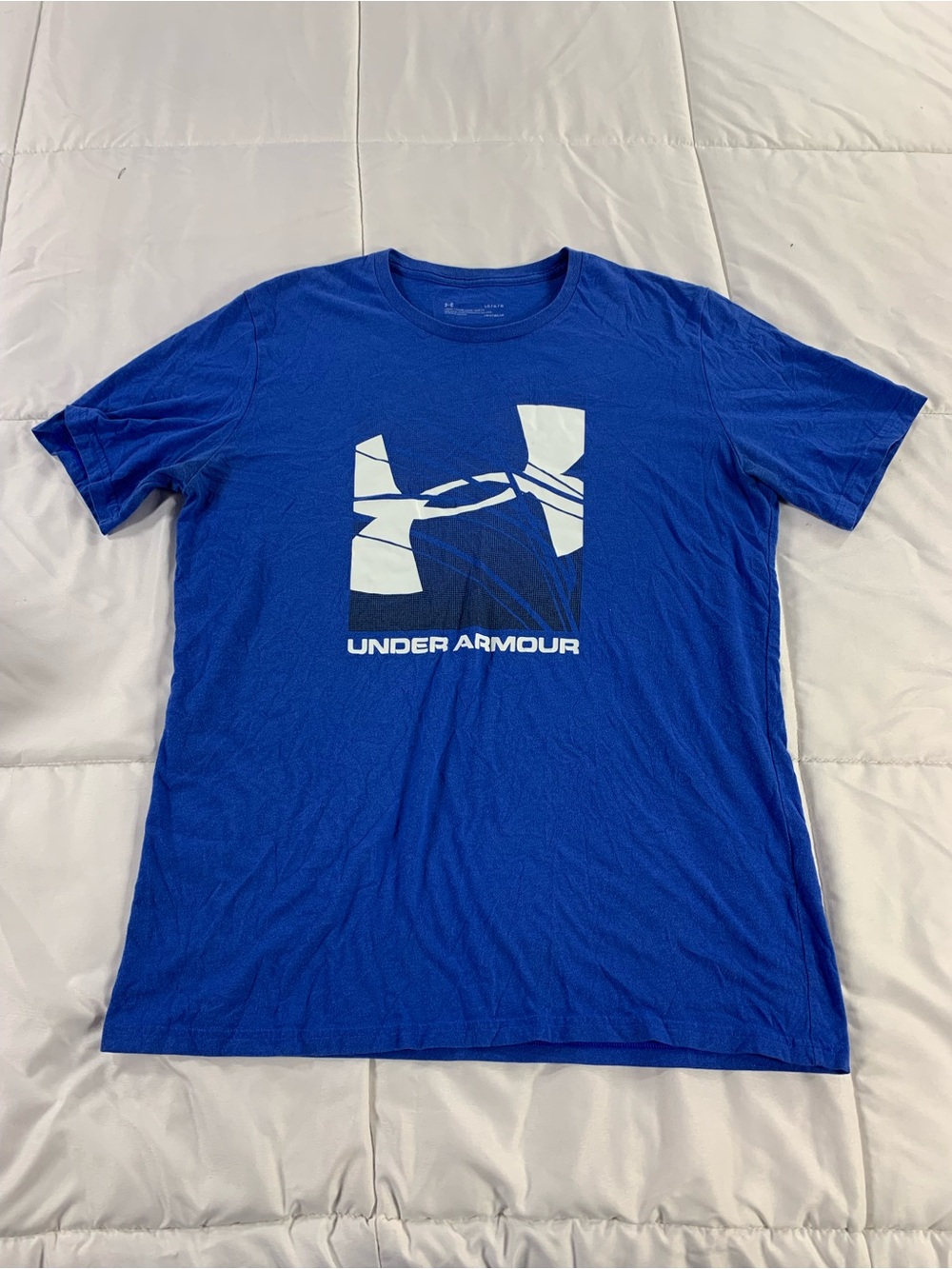 Pre loved UNDER ARMOUR shirt mens size L